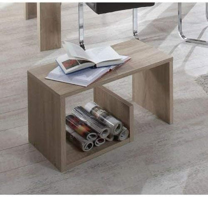 Table basse (coffee table) dans le salon (living room)